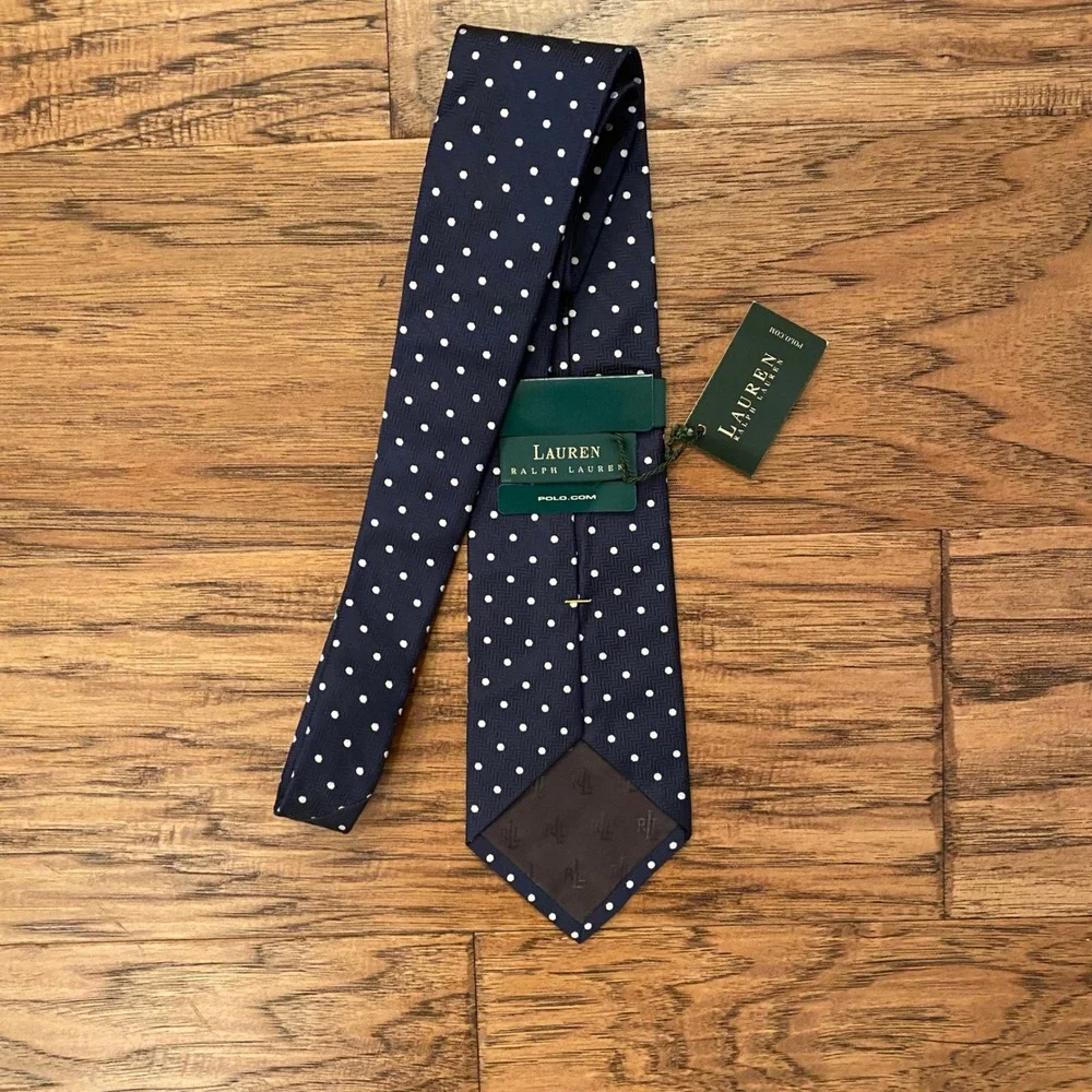 Lauren Ralph Lauren Mens Navy Blue Polka Dot Herringbone Silk Blend Necktie NWT